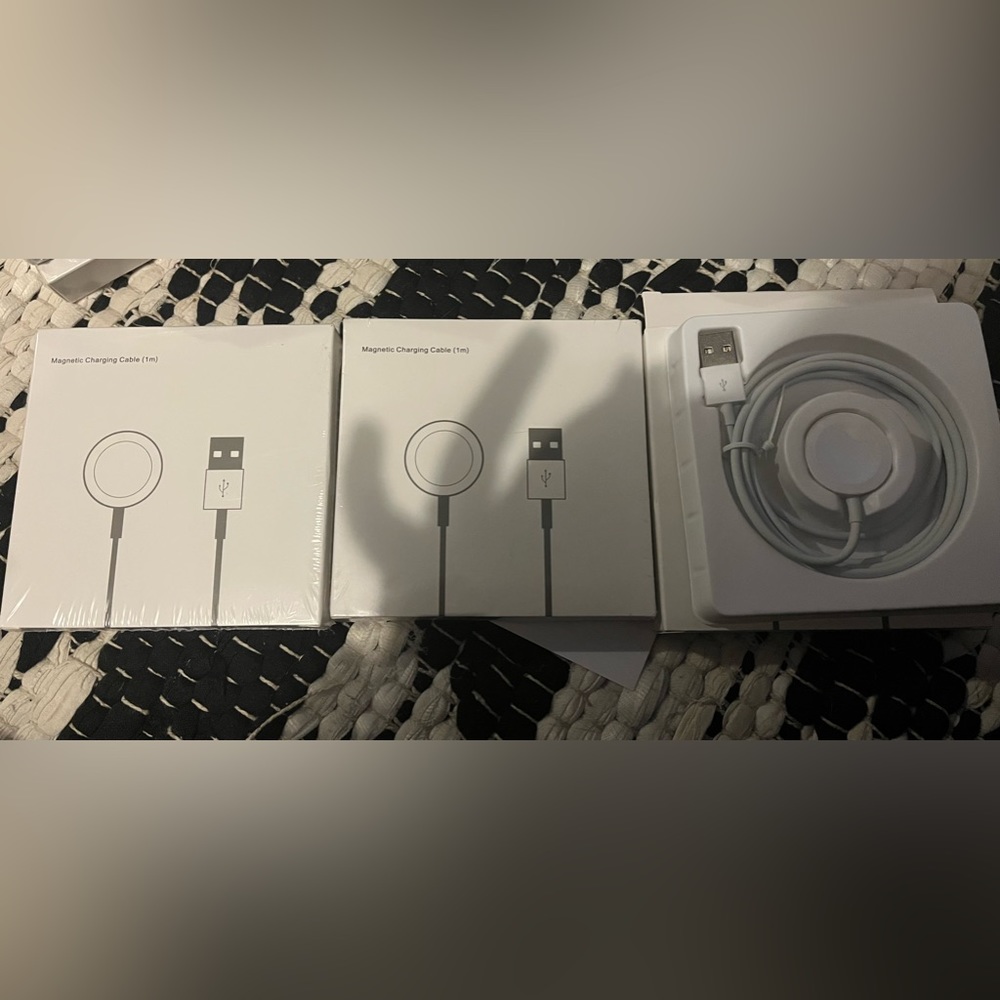 Comes with 3 new Apple watch chargers